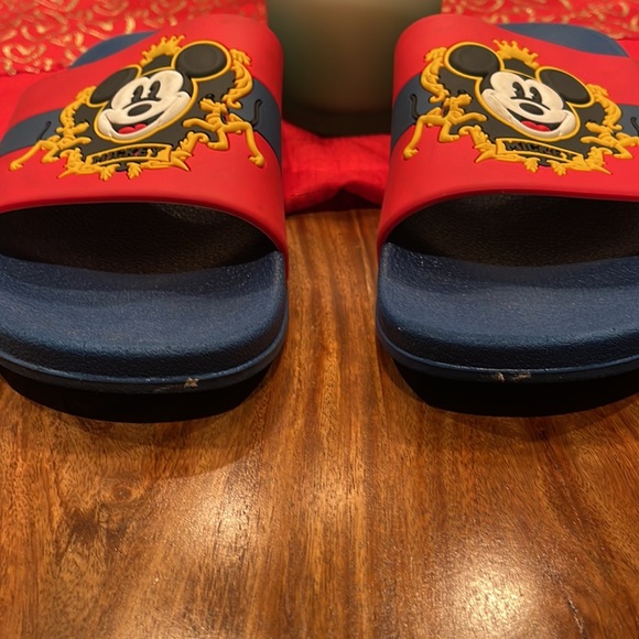 Disney Mickey Slippers. Mint Condition - Picture 2 of 7